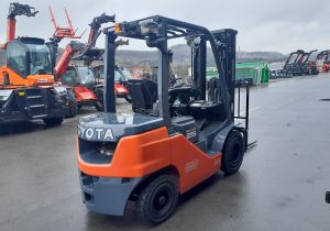 Toyota Tonero 02-8FDF25