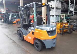 Toyota Tonero 02-8FDF25