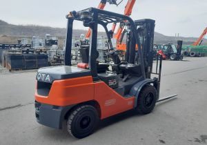 Chariot élévateur Toyota Tonero 3T