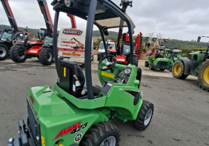 Chargeur articulé Avant 423 TDL