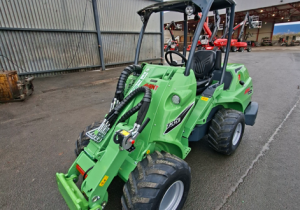Chargeur articulé Avant 735i TDL